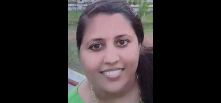 മസ്‌കത്തില്‍ നഴ്‌സായി ജോലി ചെയ്യുന്ന യുവതി പന്തളത്ത് വാഹനാപകടത്തില്‍ മരിച്ചു